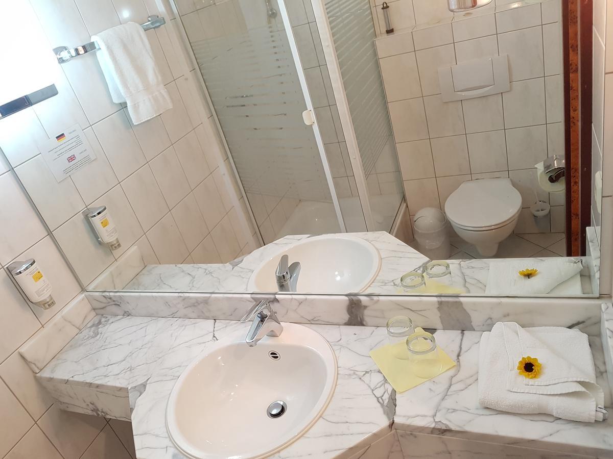 Landhotel Trampe Εξωτερικό φωτογραφία