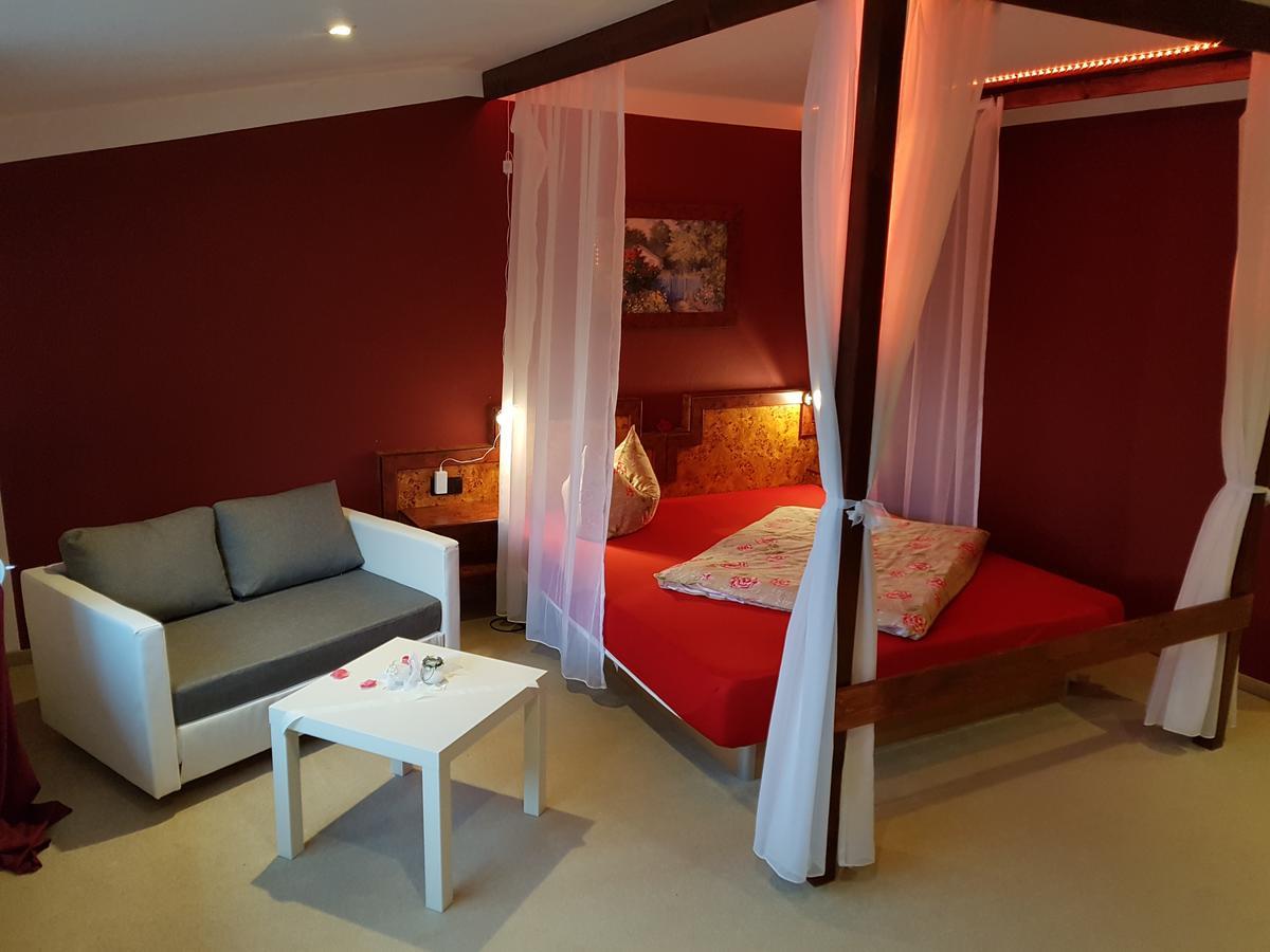 Landhotel Trampe Εξωτερικό φωτογραφία