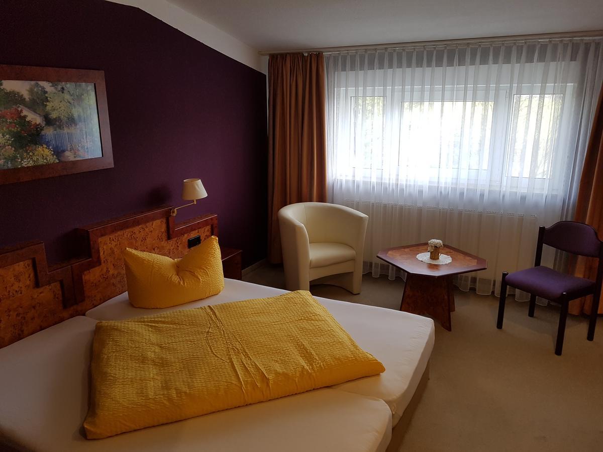 Landhotel Trampe Εξωτερικό φωτογραφία