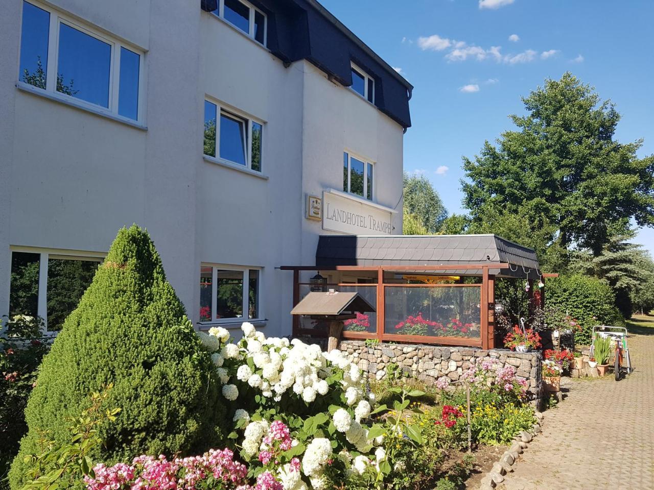 Landhotel Trampe Εξωτερικό φωτογραφία